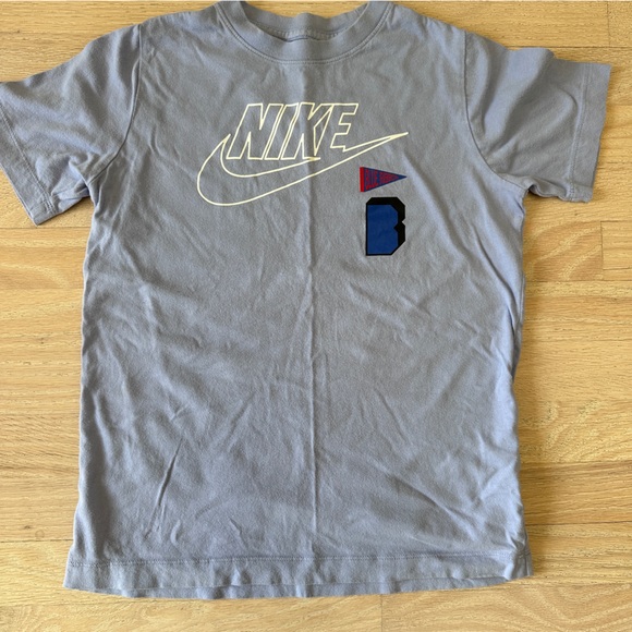 NIKE - Collection of 4 coloured Nike T-Shirts - Picture 2 of 9